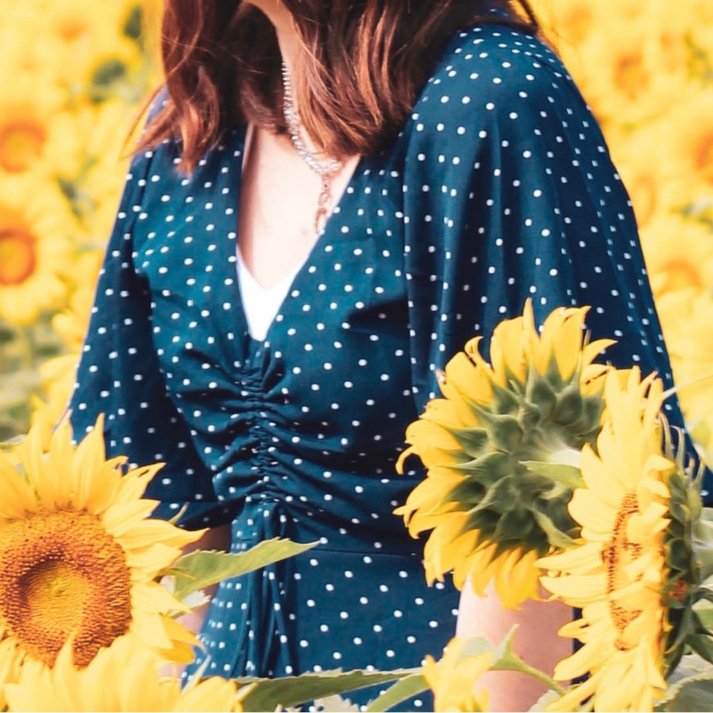MIAMI FRANCESCA'S BLUE POLKA DOT FLOWY SHORT SLEEVE MINI DRESS